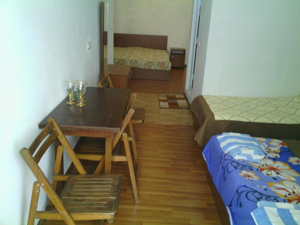 Akhmed Guest House Kvariati Ruang foto